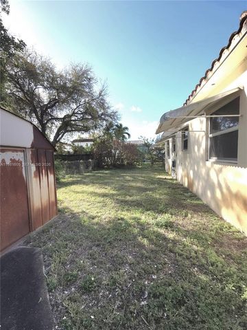 1033 N 19th Ave, Hollywood, FL 33020