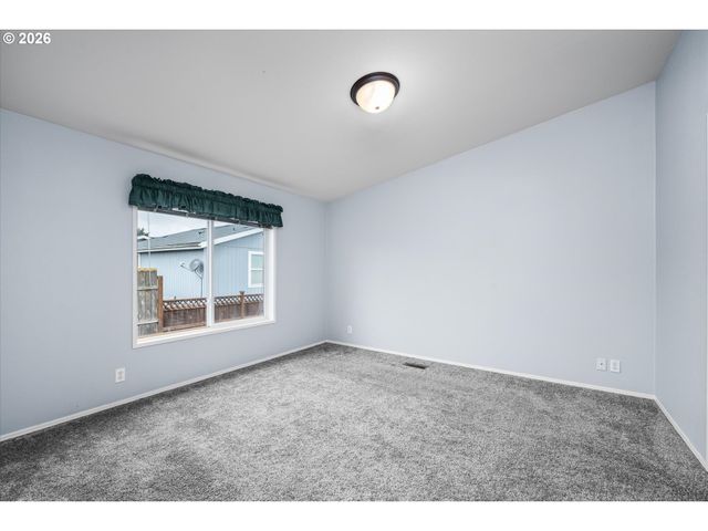 2569 MAIA Loop, Springfield, OR 97477