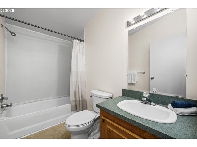 2569 MAIA Loop, Springfield, OR 97477