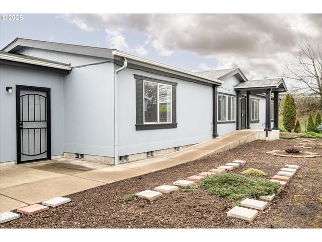 2569 MAIA Loop, Springfield, OR 97477