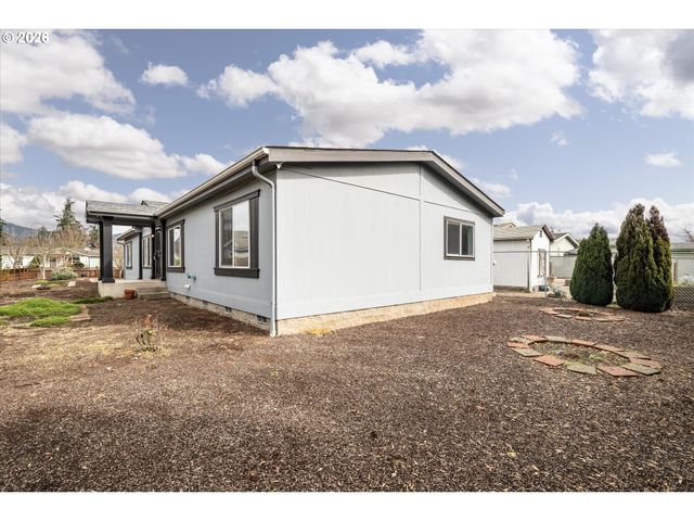 2569 MAIA Loop, Springfield, OR 97477
