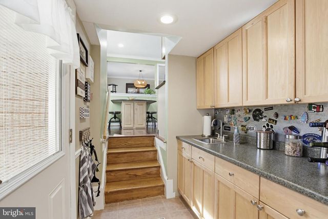 5303 RUSSETT RD, Rockville, MD 20853