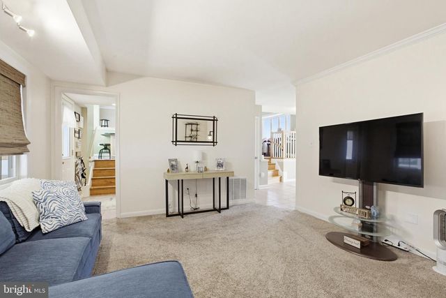5303 RUSSETT RD, Rockville, MD 20853