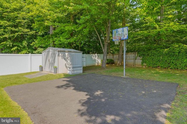 5303 RUSSETT RD, Rockville, MD 20853