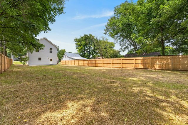 403 Locust St, Clarksville, TN 37042
