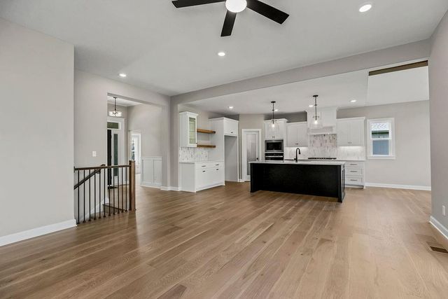 25446 W 91st Terrace, Lenexa, KS 66227