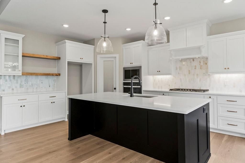 25446 W 91st Terrace, Lenexa, KS 66227