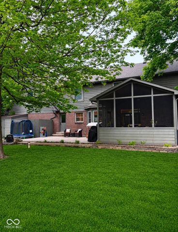 3805 S Village Drive, New Palestine, IN 46163