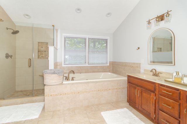 3805 S Village Drive, New Palestine, IN 46163