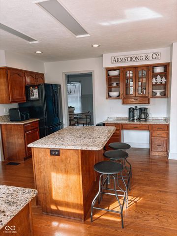 3805 S Village Drive, New Palestine, IN 46163