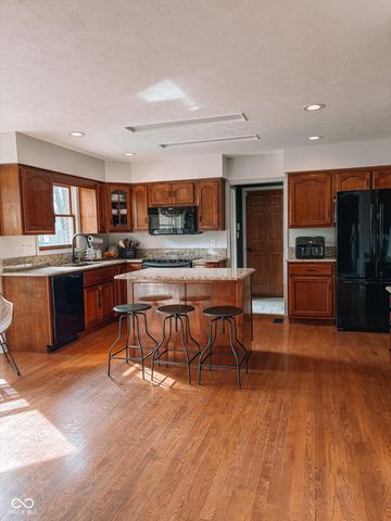 3805 S Village Drive, New Palestine, IN 46163