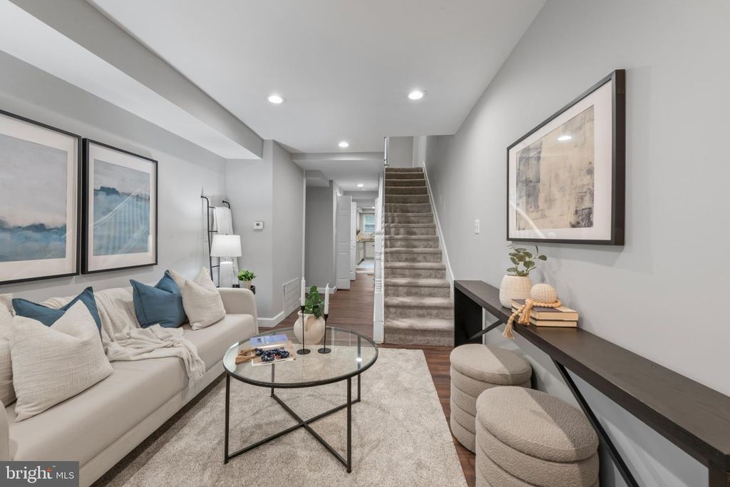 Image 1 of property listing at 607 S DURHAM ST, Baltimore, MD 21231