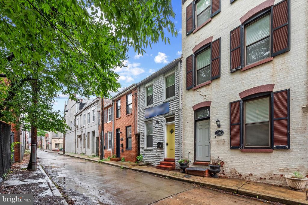 Image 23 of property listing at 607 S DURHAM ST, Baltimore, MD 21231