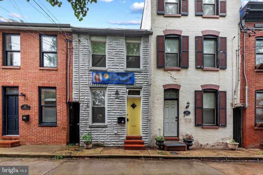 Image 24 of property listing at 607 S DURHAM ST, Baltimore, MD 21231