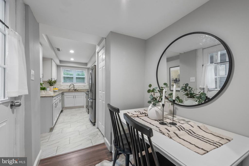 Image 5 of property listing at 607 S DURHAM ST, Baltimore, MD 21231