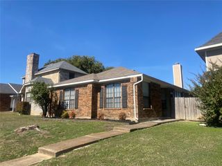 1133 Southpointe Drive, Desoto, TX 75115