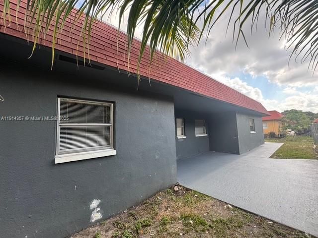 7810 SW 10th St, North Lauderdale, FL 33068