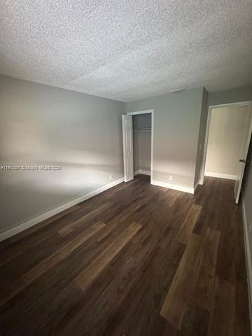 7810 SW 10th St, North Lauderdale, FL 33068