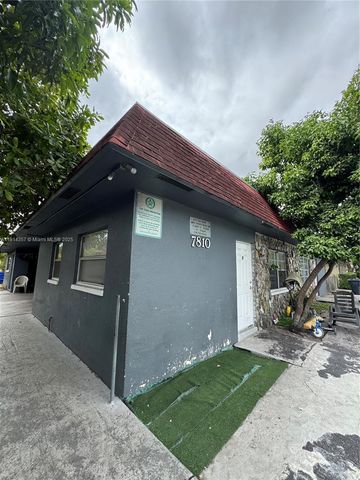 7810 SW 10th St, North Lauderdale, FL 33068