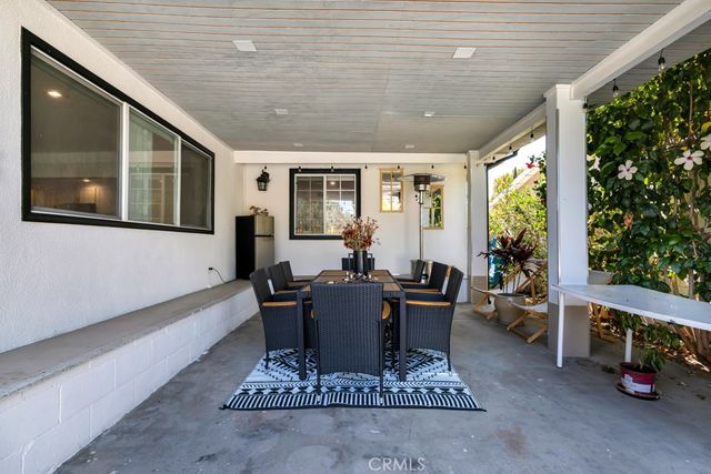 6954 Woodlake Avenue, West Hills, CA 91307