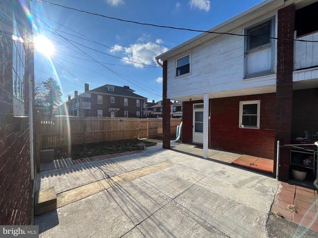 240 HARDING CT, York, PA 17403