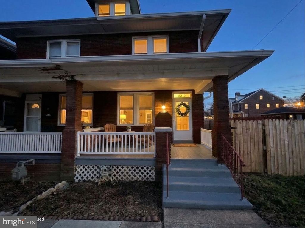 240 HARDING CT, York, PA 17403