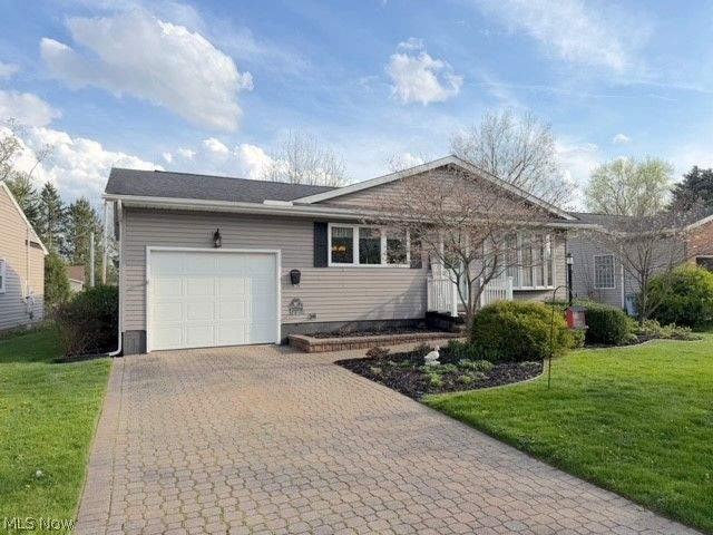 263 Forbes Street NE, New Philadelphia, OH 44663