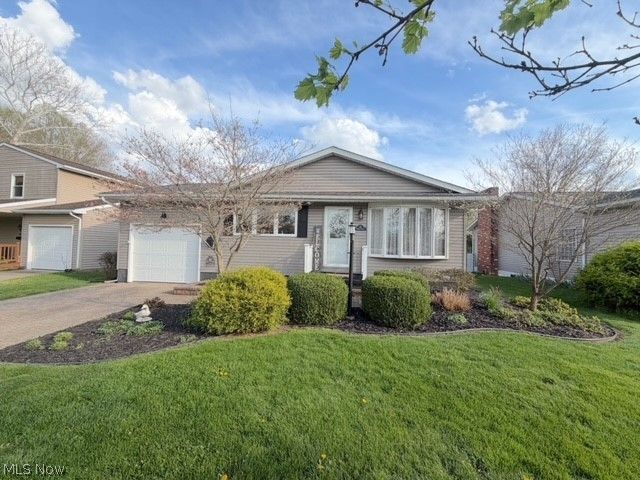 263 Forbes Street NE, New Philadelphia, OH 44663