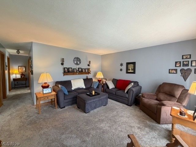 263 Forbes Street NE, New Philadelphia, OH 44663