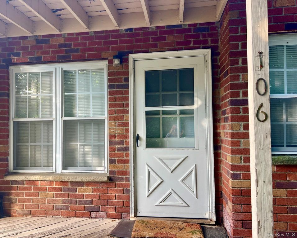 4 COLONIAL Road 106, Beacon, NY 12508 — photo 2