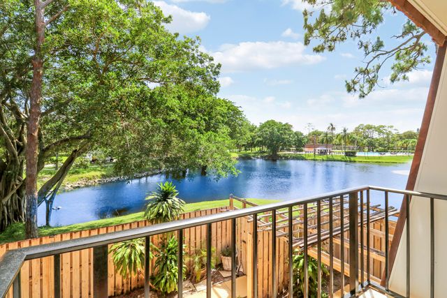 1511 15th Lane C Bldg 65, Greenacres, FL 33463