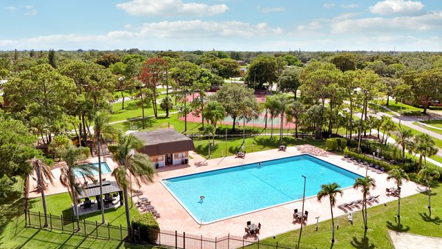 1511 15th Lane C Bldg 65, Greenacres, FL 33463