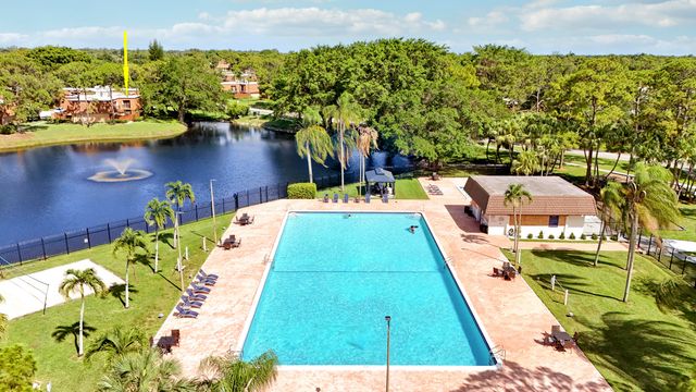 1511 15th Lane C Bldg 65, Greenacres, FL 33463