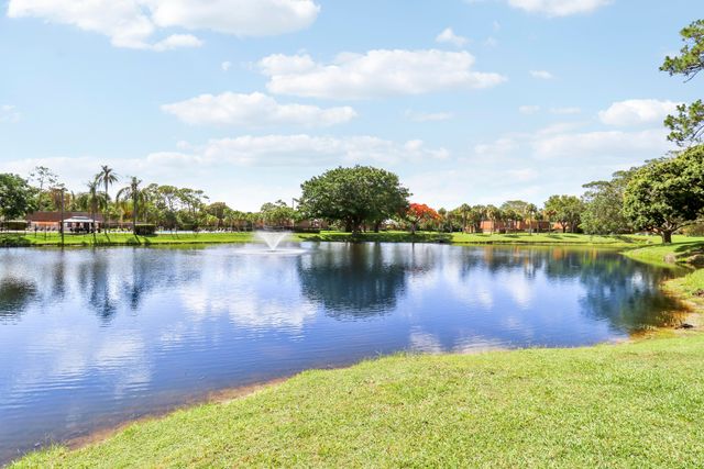 1511 15th Lane C Bldg 65, Greenacres, FL 33463