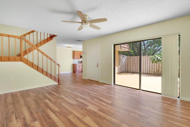 1511 15th Lane C Bldg 65, Greenacres, FL 33463