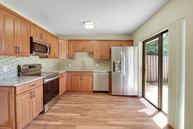 1511 15th Lane C Bldg 65, Greenacres, FL 33463