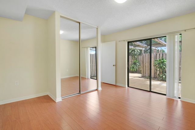 1511 15th Lane C Bldg 65, Greenacres, FL 33463