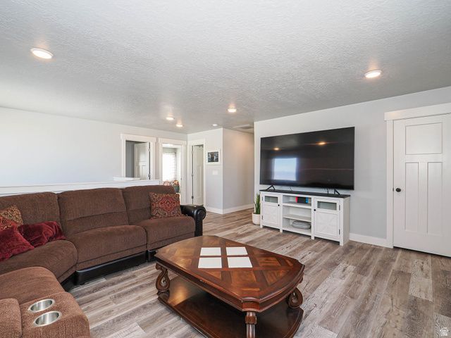 582 W DURFEE ST, Grantsville, UT 84029