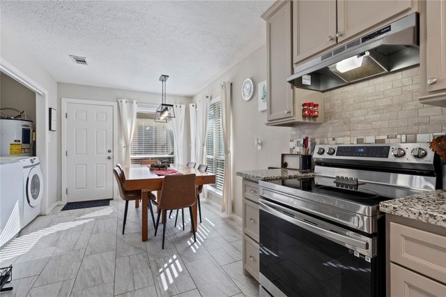 408 Broadmoor Street, Friendswood, TX 77546