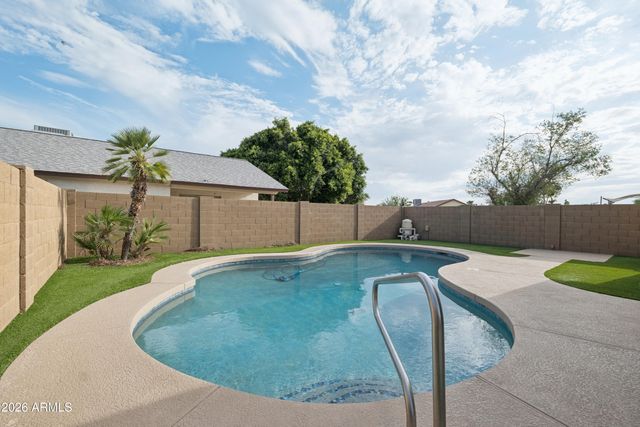4605 W WAHALLA Lane, Glendale, AZ 85308
