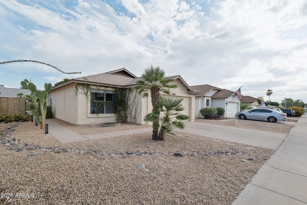 4605 W WAHALLA Lane, Glendale, AZ 85308