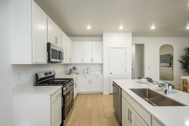 7531 S TOPAZ SKY LN, West Jordan, UT 84081