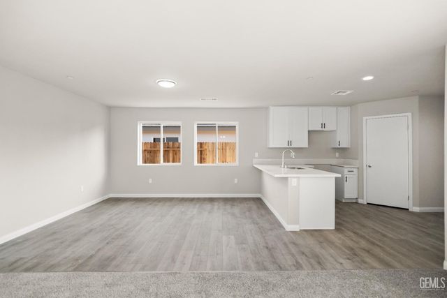 5101 Aliado Court, Bakersfield, CA 93307