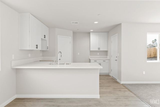 5101 Aliado Court, Bakersfield, CA 93307