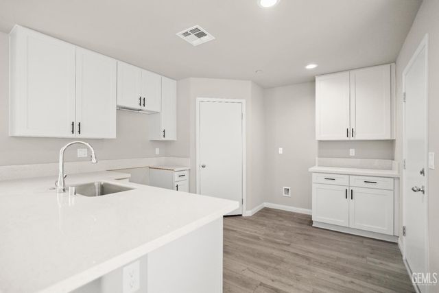 5101 Aliado Court, Bakersfield, CA 93307