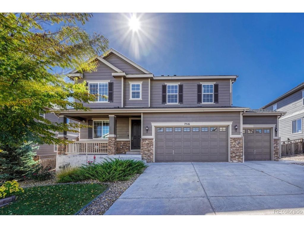 7516 Oasis Dr, Castle Rock, CO 80108