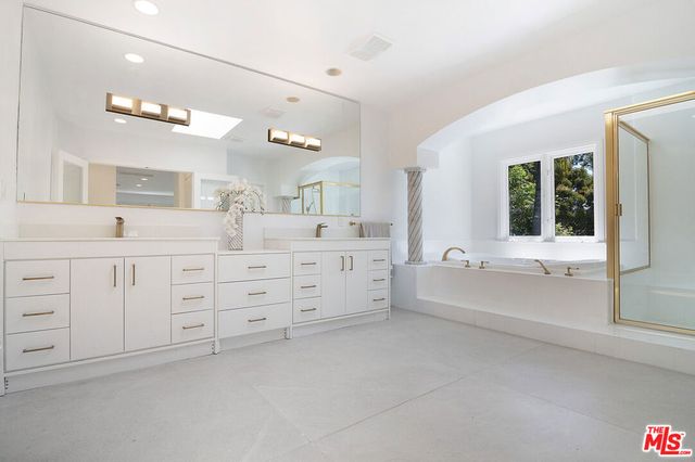 508 N Canon Drive, Beverly Hills, CA 90210