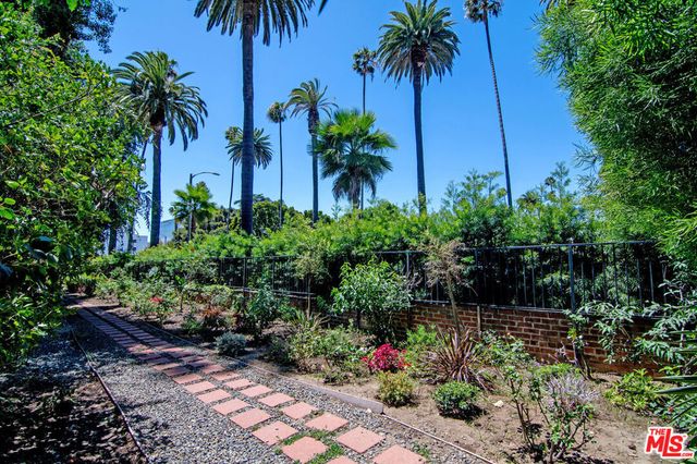 508 N Canon Drive, Beverly Hills, CA 90210