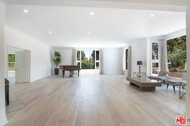 508 N Canon Drive, Beverly Hills, CA 90210