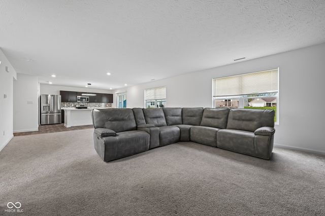 1612 N Regatta Drive, Greenfield, IN 46140